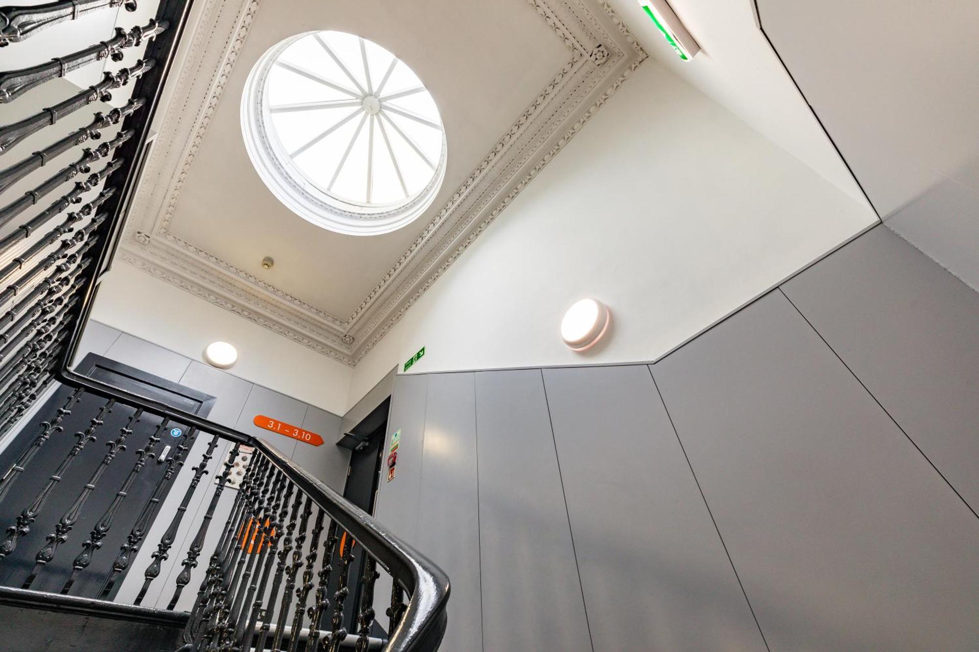 Easyhotel EDI Kültér fotó