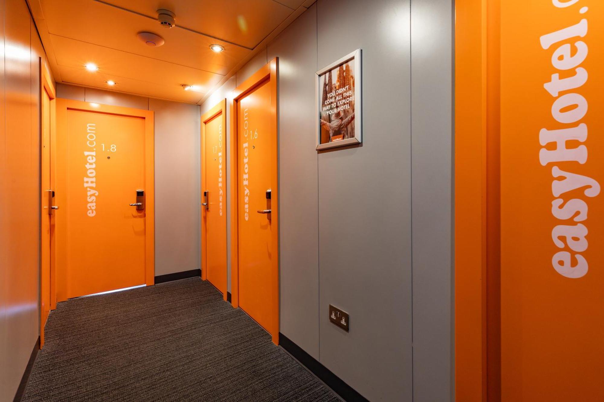 Easyhotel EDI Kültér fotó