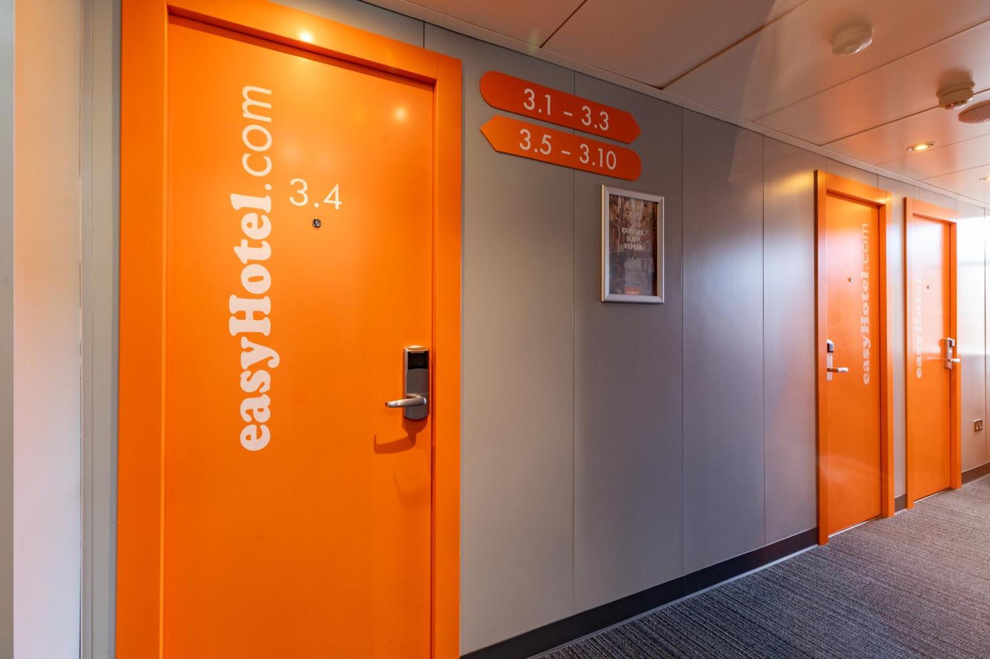 Easyhotel EDI Kültér fotó