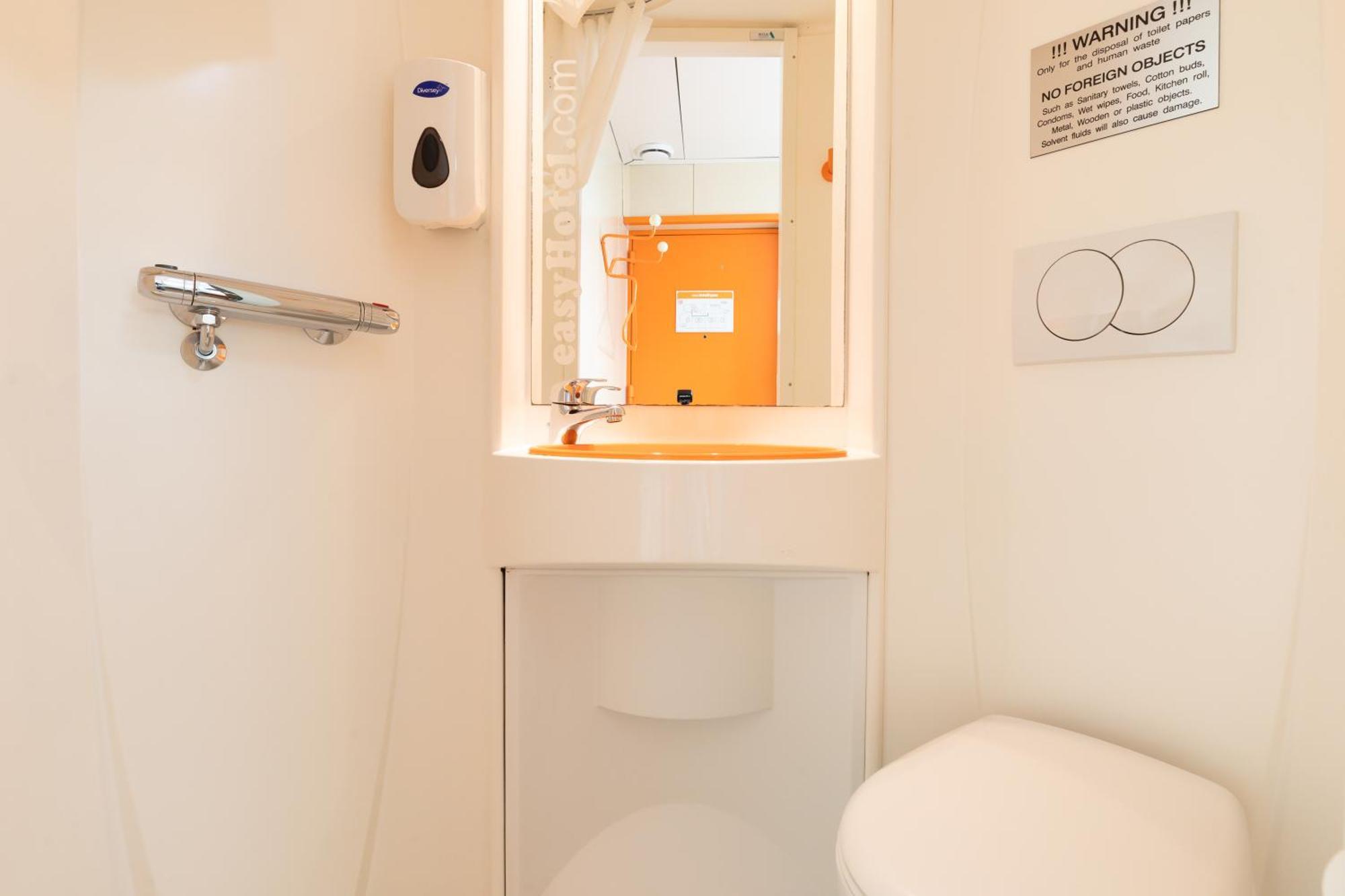 Easyhotel EDI Kültér fotó