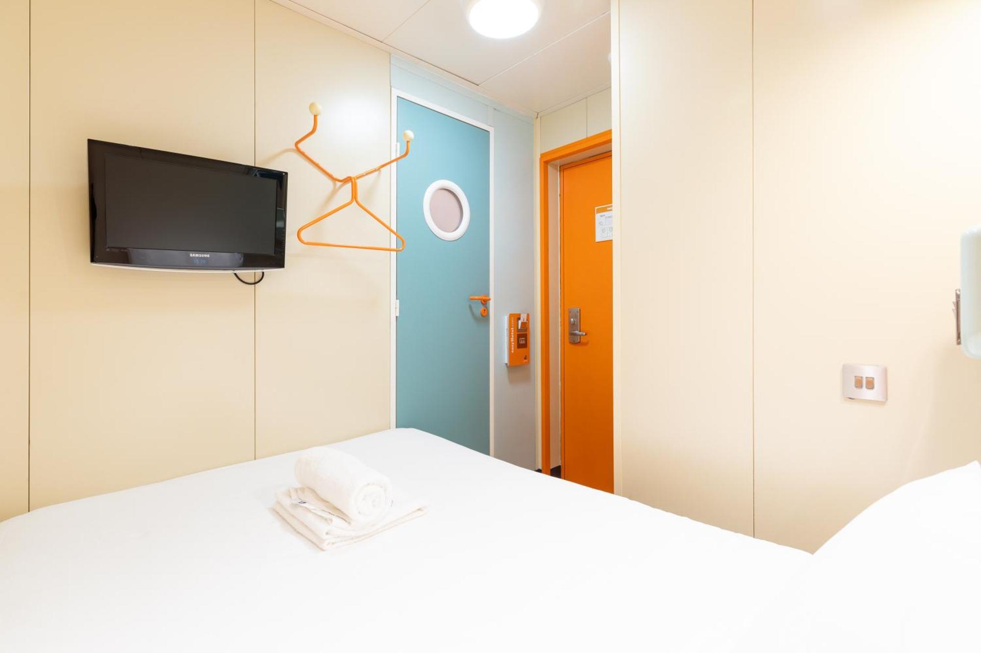 Easyhotel EDI Kültér fotó