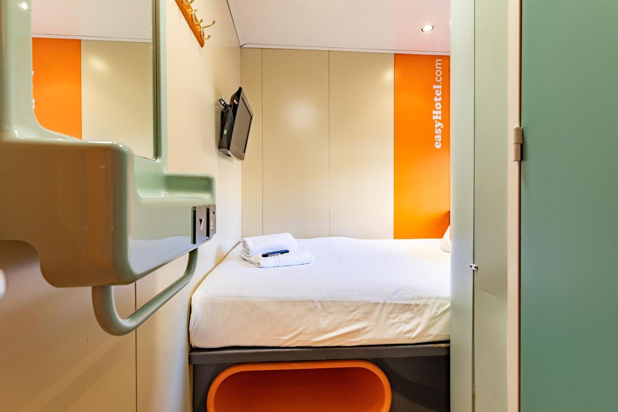 Easyhotel EDI Kültér fotó