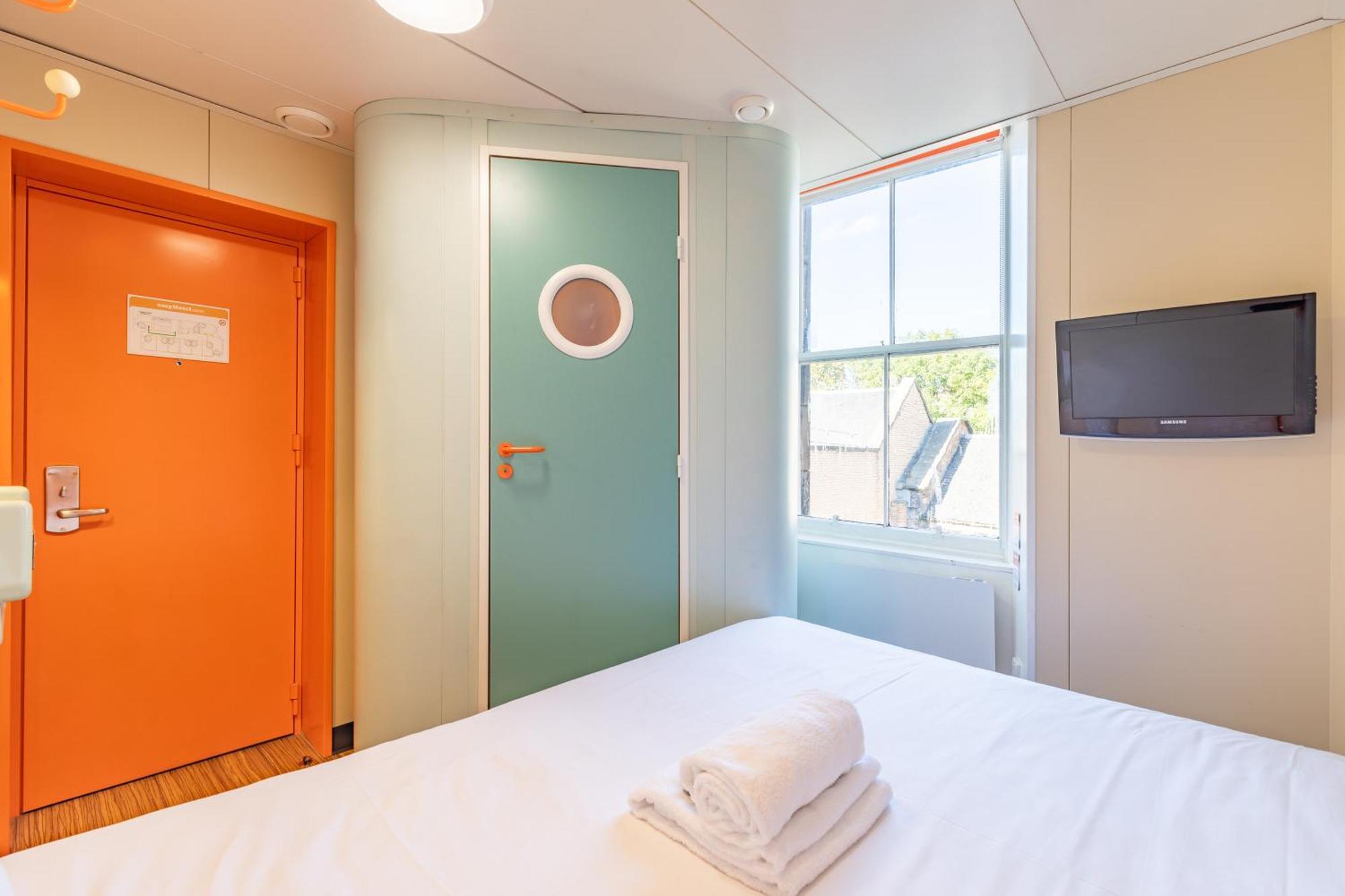 Easyhotel EDI Kültér fotó