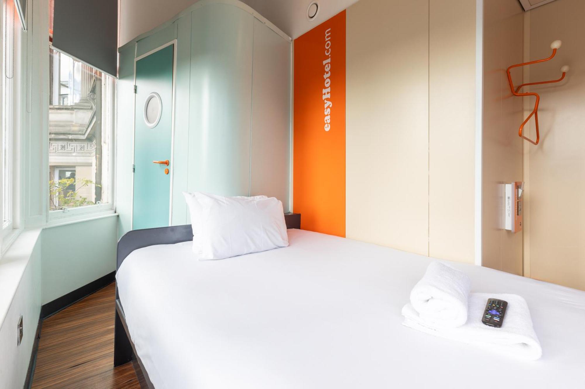 Easyhotel EDI Kültér fotó